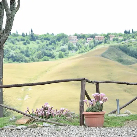 بيت ضيافة Crete Senesi 3*